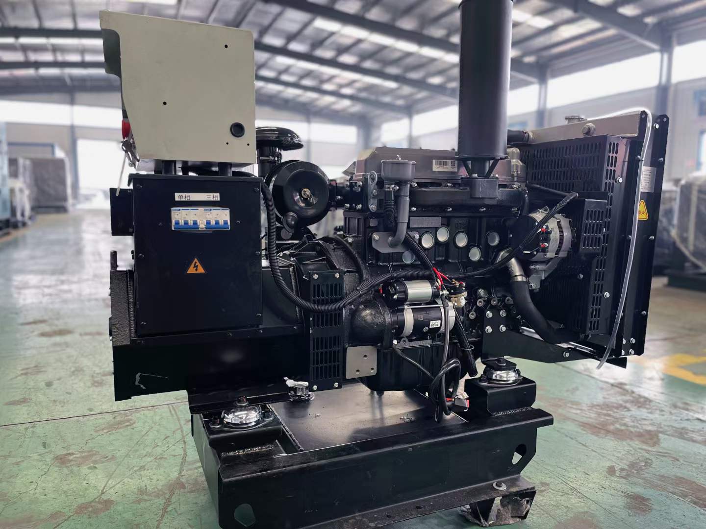 蓬江如何降低电感性负载对发电机的影响？