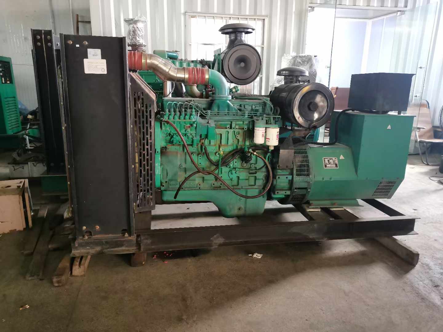 蓬江发电机租赁如何确定电缆的承载电流是否在安全范围内？