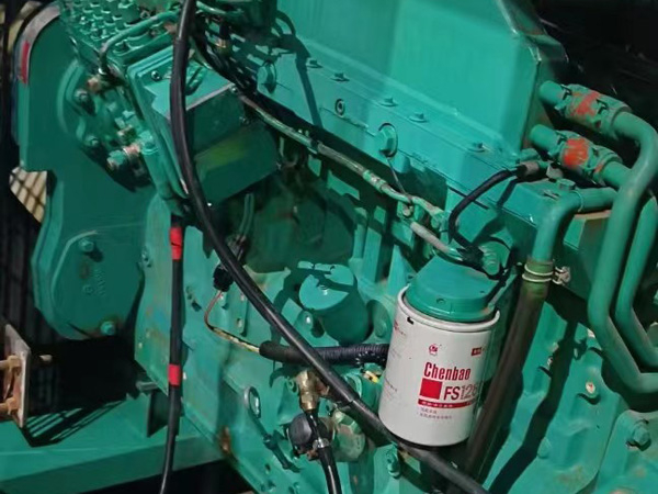 蓬江如何确定新的发电机组控制系统是否与原系统兼容？