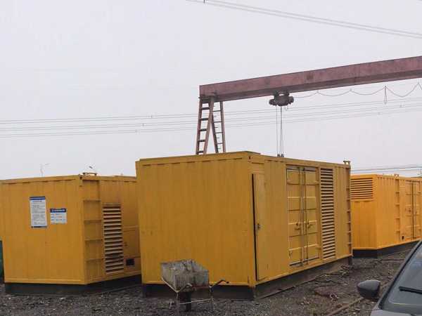 蓬江100kw柴油发电机组每小时油耗？